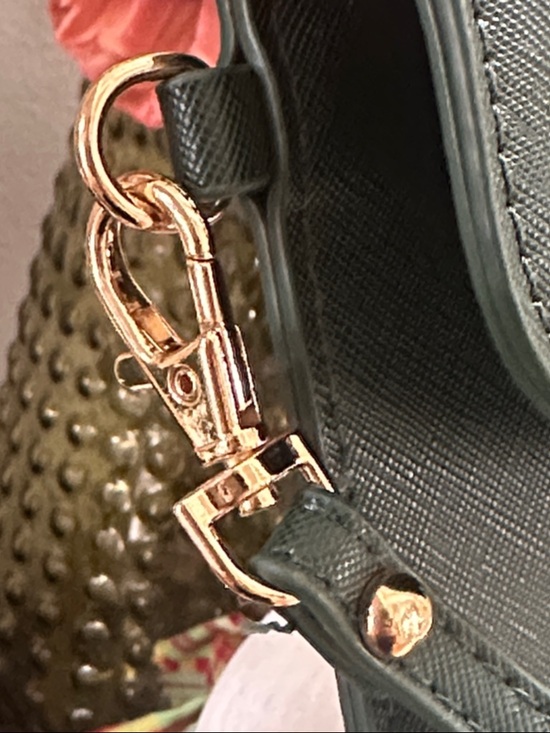 Lovenook Elegant Green Wristlet Clutch NWOT - Picture 3 of 8